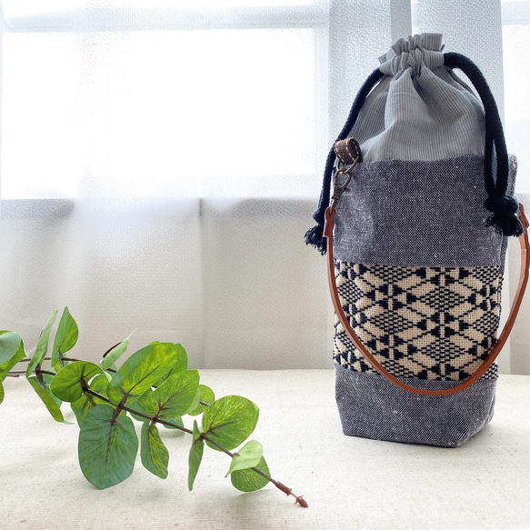 ペットボトル　ホルダー(こぎん刺し) こぎん刺しキウイ色のペットボトルホルダー☺︎藍梅の花【刺繍