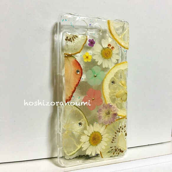 ☆専用☆Xperia イチゴ レモン キウイ ライム ノースポール パステルカラー フロックス 押し花 素材 ミニ薔薇 2枚目の画像