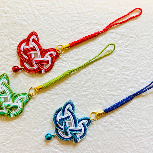 ェ^=)S水引ネコ 鈴付き お守り 根付 ストラップ キーホルダー プチ