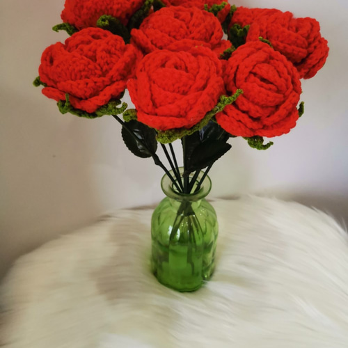 あみぐるみの赤いバラ あみぐるみ美しい赤い薔薇 あみぐるみ さゆり手作り 通販 8302665