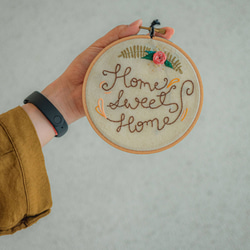 Home sweet home 甜蜜的家 刺繡掛飾 刺繡框5" 晴好物手作刺繡 第2張的照片