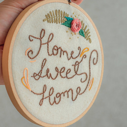 Home sweet home 甜蜜的家 刺繡掛飾 刺繡框5" 晴好物手作刺繡 第3張的照片