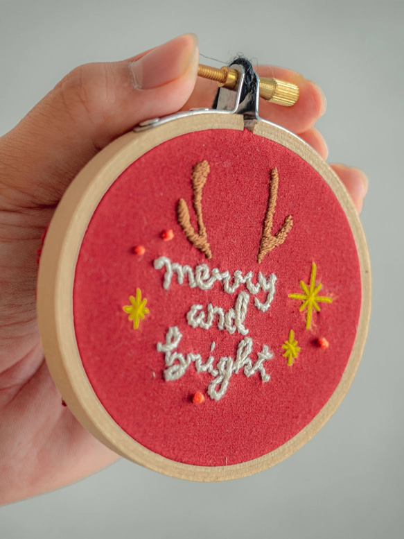 Merry & bright 小鹿角刺繡 刺繡掛飾 刺繡框3" 晴好物手作刺繡 第1張的照片