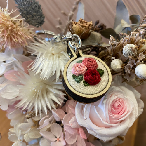 リトルローズ立体バラ刺繡キーホルダーミニフレームチャーム その他  