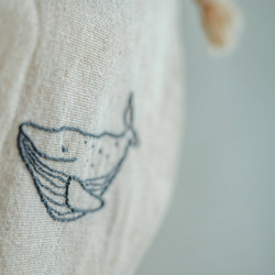 線條鯨魚 藍鯨 手工刺繡便當束口袋 Handmade客製化 晴好物 第4張的照片