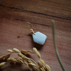 石穗-春分　雪白色大理石單邊款　獨家設計手作耳環 第2張的照片