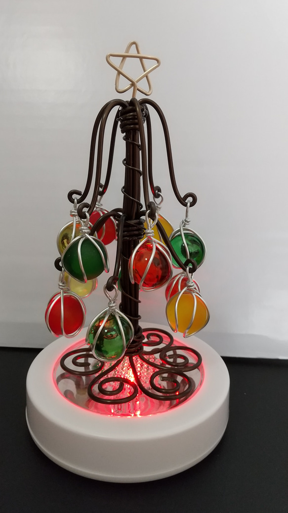 ビー玉のクリスマスツリー　ブラウン　LEDライト台付　〔マーブルアート〕 9枚目の画像