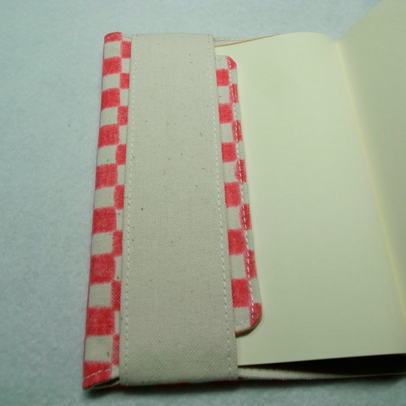 帆布製 市松柄（手書き：ピンク）ブックカバー（文庫本サイズ） 3枚目の画像
