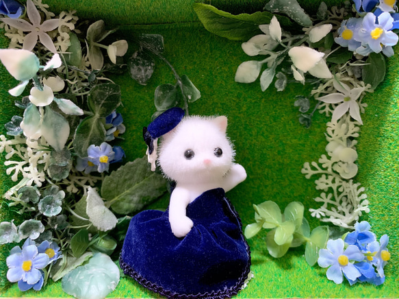 シルバニアペルシャ猫　女の子　紺色ドレス 3枚目の画像