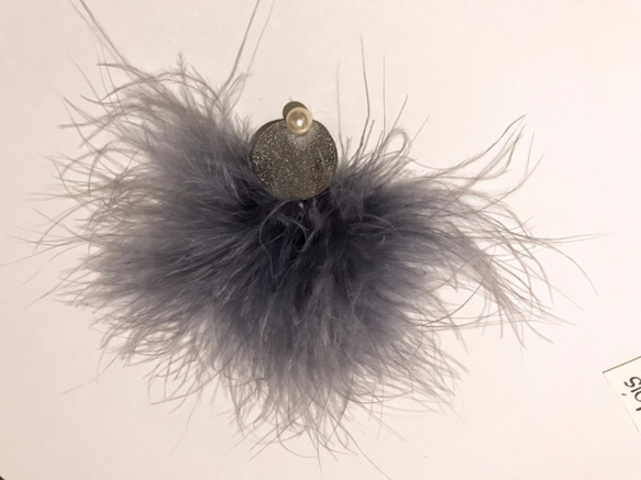 Dress Feather Earrings《Gray Purple》 3枚目の画像