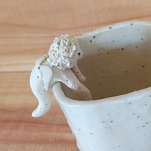 陶のフチ子天使③(ペン立て・カトラリー入れ)【実は高所恐怖症だった