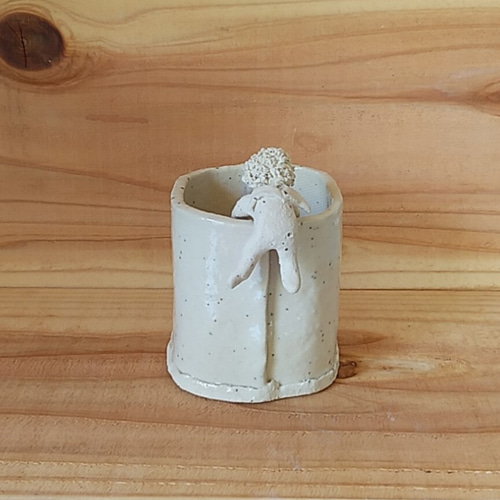 陶のフチ子天使③(ペン立て・カトラリー入れ)【実は高所恐怖症だった