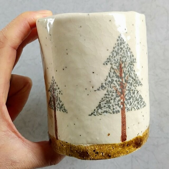 《冬の新作》陶のほっこり大き目マグカップ【モミの樹】 3枚目の画像