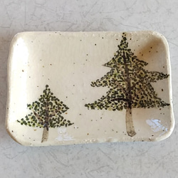 《冬の新作》陶のほっこり長方形小皿【モミの樹とモコモコの樹】 2枚目の画像