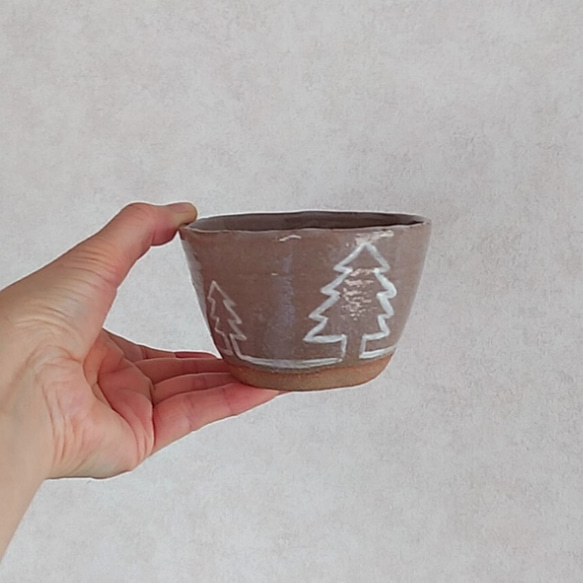 陶のフリーカップ【真っ白なモミの樹と雪だるま】 5枚目の画像