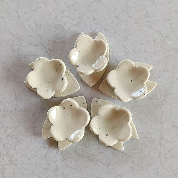5点セット》陶の箸置き・アクセサリー置き【桜の花びら＆透明釉のお花