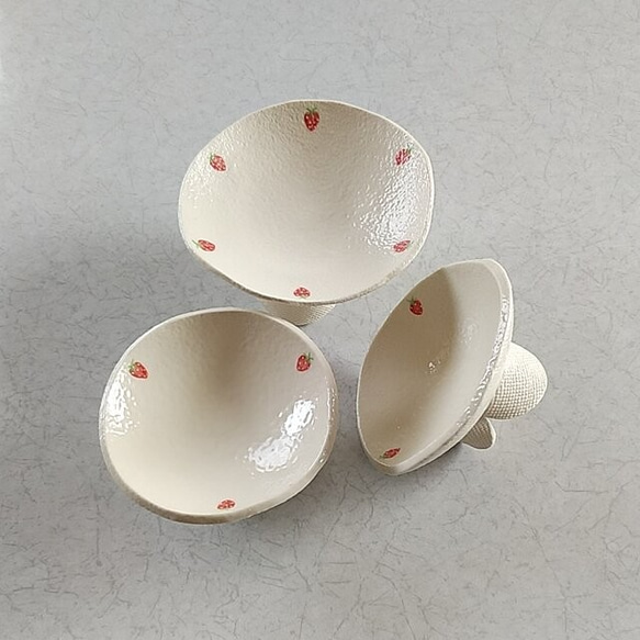 陶のデザートカップ小(高杯)【山武市のイチゴ】 10枚目の画像