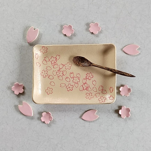 陶の長方形皿・ランチプレート【桜吹雪(象嵌)】 9枚目の画像