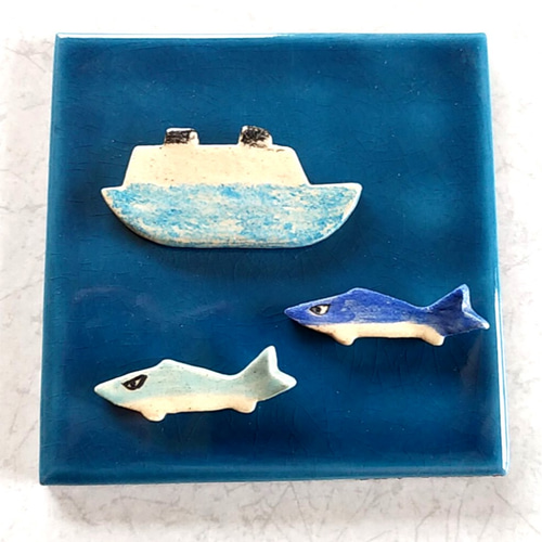 送料無料》陶の箸置き【小さな小さなサメ(青・水色)】 箸