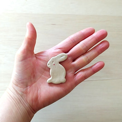 《送料無料》陶の箸置き【ほっぺがかわいいほっこり子ウサギ】 5枚目の画像