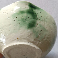 《sold out！》陶の片口小鉢(とんすい)【淡い緑のふんわりシリーズ】 4枚目の画像