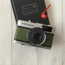 【完動品】レトロなフィルムカメラ　オリンパスTRIP35 抹茶色の本革にお色直し【ただいまフィルム１本プレゼント】 2枚目の画像