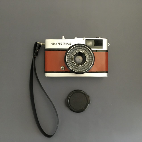 完動品】レトロなフィルムカメラ オリンパスTRIP35 茶色の
