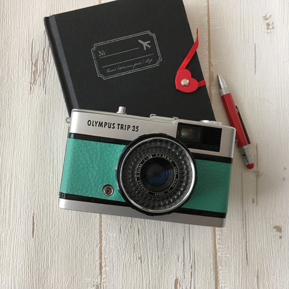 【完動品】レトロなフィルムカメラ オリンパス TRIP35  エメラルド色のレザー 2枚目の画像