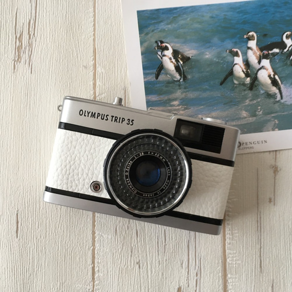 【完動品】レトロなフィルムカメラ オリンパス TRIP35　スノーホワイト色の革【ただいまフィルム１本プレゼント】 2枚目の画像