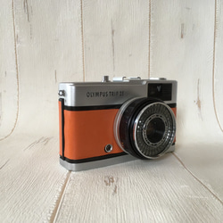 【完動品】レトロなフィルムカメラ オリンパス TRIP35　ダークオレンジの本革にお色直し 4枚目の画像