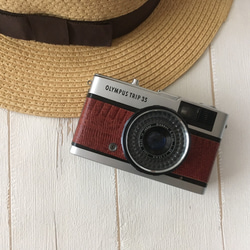 【完動品】レトロなフィルムカメラ オリンパス TRIP35 赤茶色のリザード型押し革【送料無料+フィルム１本付き！】 2枚目の画像