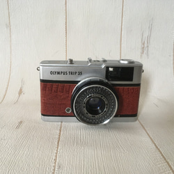 【完動品】レトロなフィルムカメラ オリンパス TRIP35 赤茶色のリザード型押し革【送料無料+フィルム１本付き！】 3枚目の画像
