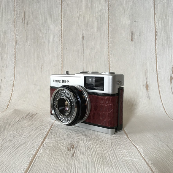 【完動品】レトロなフィルムカメラ オリンパス TRIP35　ブラウンのクロコ型押し革にお色直し 5枚目の画像