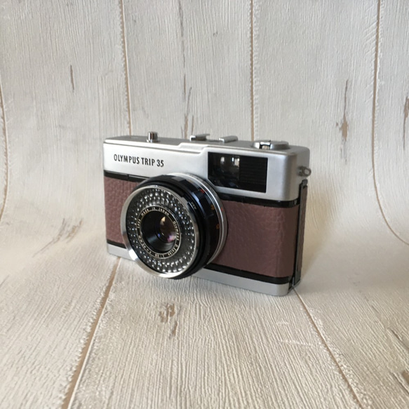 【完動品】レトロなフィルムカメラ オリンパス TRIP35 トープ色の本革にお色直し 4枚目の画像