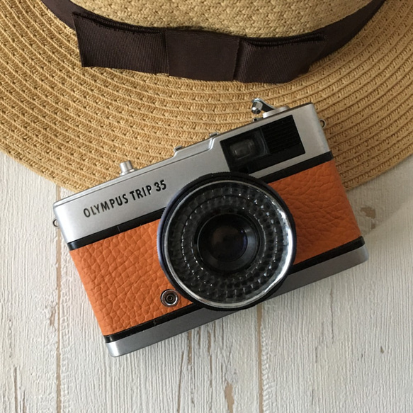 【完動品】レトロなフィルムカメラ　オリンパスTRIP35 アプリコットオレンジの革 1枚目の画像