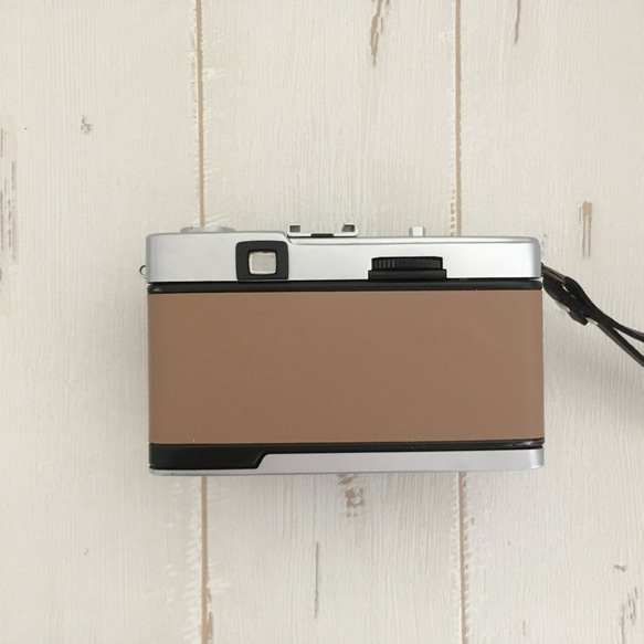 【完動品】レトロなフィルムカメラ　オリンパスTRIP35 グレージュ色の本革にお色直し【ただいまフィルム１本プレゼント】 4枚目の画像