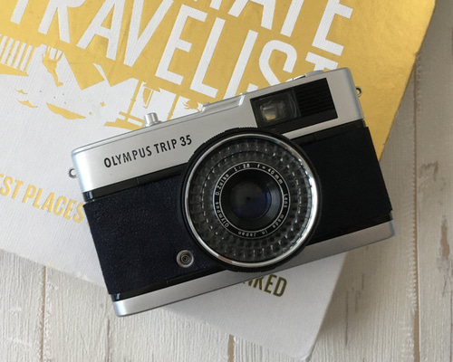 オリンパスカメラレトロ限定品 限定カラーカメラ 特典同色リングカバー付 OLYMPUS PEN-EE