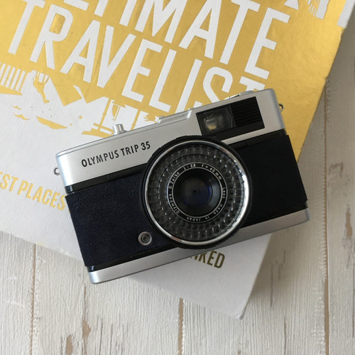 完動品】レトロな35mmフィルムカメラ オリンパスTRIP35