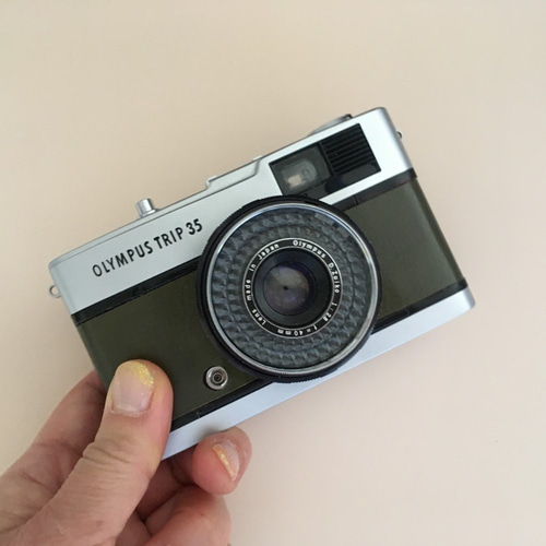 完動品】レトロなフィルムカメラ オリンパス TRIP35 深みのある
