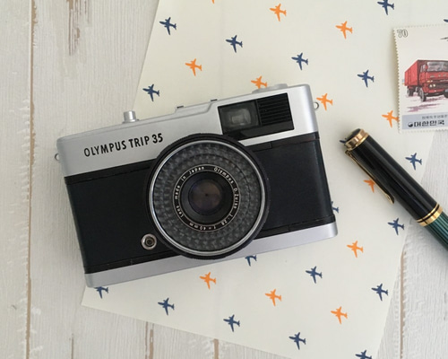オリンパス OLYMPUS TRIP 35 フィルムカメラ かわいい レトロ OLYMPUS TRIP 35 】レトロなフィルムカメラでエモい!?写真を撮っ