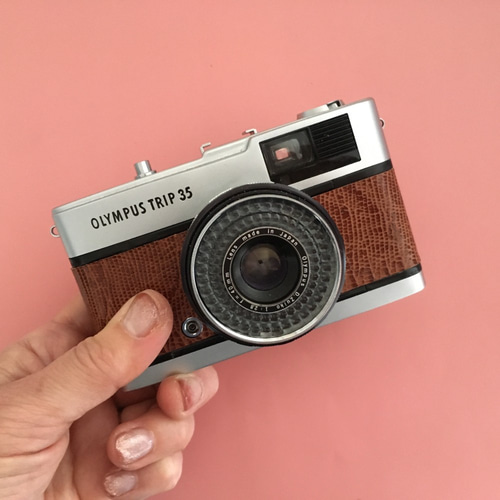 完動品】レトロなフィルムカメラ オリンパス TRIP35 ブラウンの