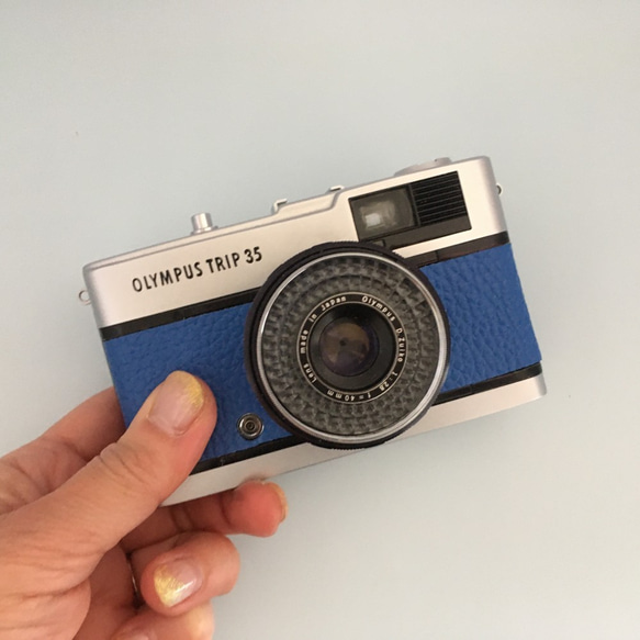 【完動品】レトロなフィルムカメラ　オリンパスTRIP35 コバルトブルーの本革【送料無料+フィルム１本プレゼント！】 8枚目の画像