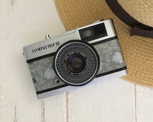 完動品】レトロなフィルムカメラ オリンパスTRIP35 花柄のPVC生地
