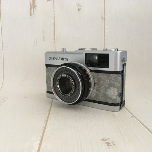 完動品◎オリンパス TRIP35 フィルムカメラ #93 完動品】レトロなフィルムカメラ オリンパスTRIP35 花柄のPVC生地