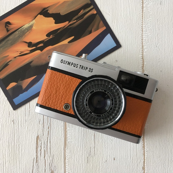 【完動品】レトロなフィルムカメラ　オリンパスTRIP35 マリーゴールド色の本革【ただいまフィルム１本プレゼント】 2枚目の画像