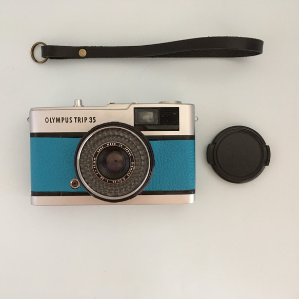 【完動品】レトロなフィルムカメラ　オリンパスTRIP35 　ブルーの本革 8枚目の画像