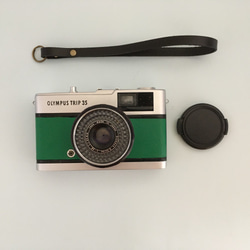 【完動品】レトロなフィルムカメラ オリンパスTRIP35　グリーンの本革にお色直し 3枚目の画像