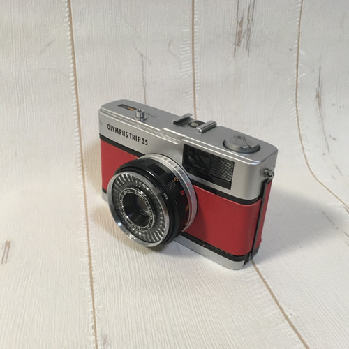 完動品】レトロなフィルムカメラ オリンパスTRIP35 真っ赤な本革