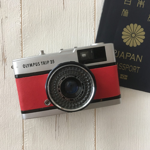 完動品】レトロなフィルムカメラ オリンパスTRIP35 真っ赤な本革