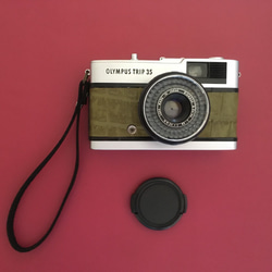 【完動品】レトロなフィルムカメラ　オリンパスTRIP35 抹茶色のクロコ型押し革にお色直し 9枚目の画像